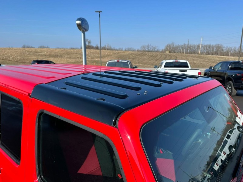 Jeep Wrangler Vehicle Full-screen Gallery Image 04