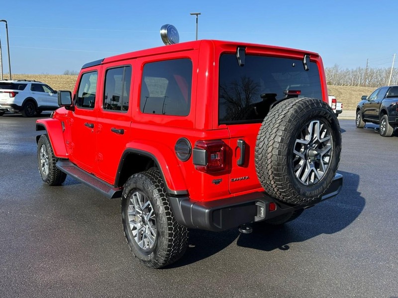 Jeep Wrangler Vehicle Full-screen Gallery Image 07
