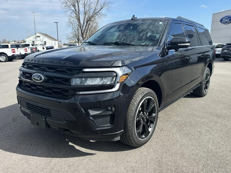 Ford Expedition Max Vehicle Full-screen Gallery Image 04