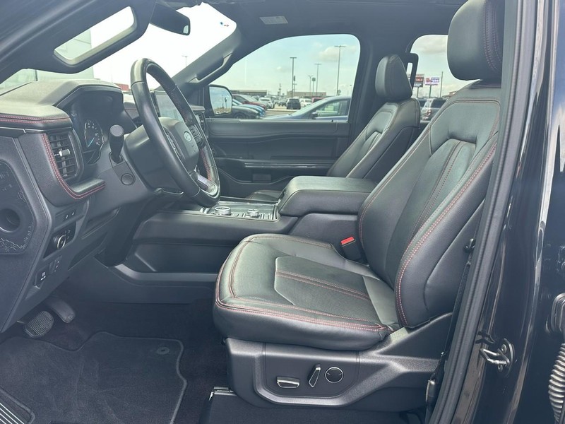 Ford Expedition Max Vehicle Full-screen Gallery Image 07