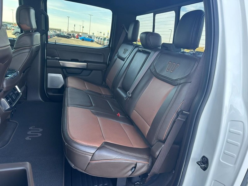 Ford F-150 Vehicle Full-screen Gallery Image 11