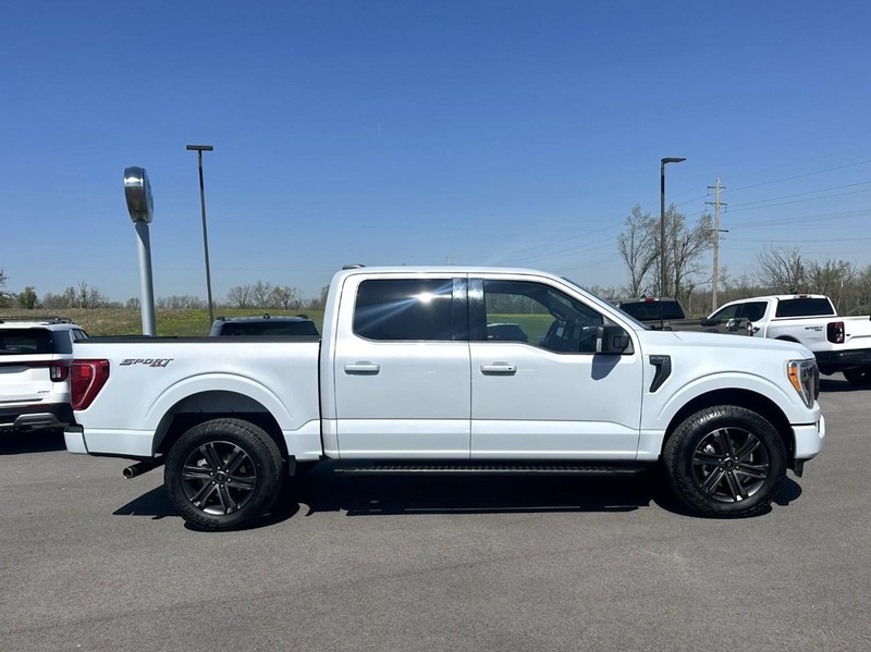 Ford F-150 Vehicle Full-screen Gallery Image 02