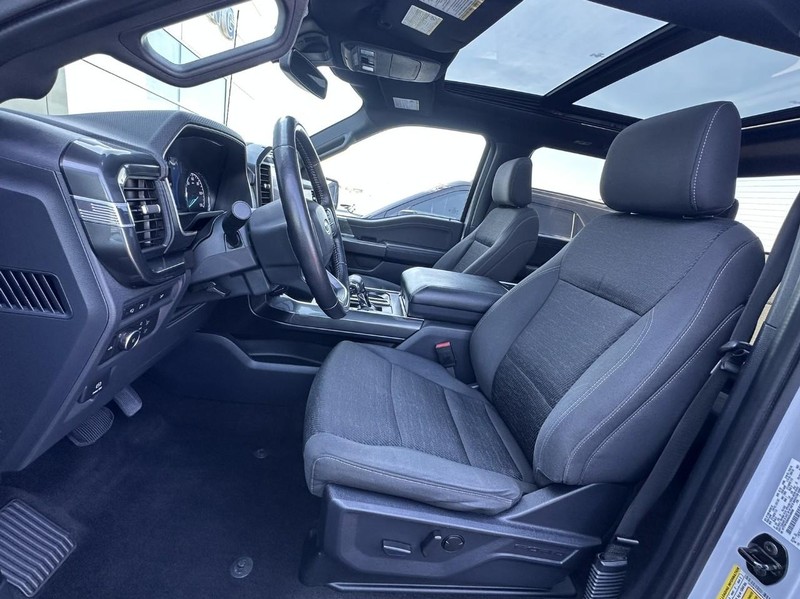 Ford F-150 Vehicle Full-screen Gallery Image 07
