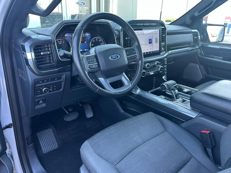 Ford F-150 Vehicle Full-screen Gallery Image 08