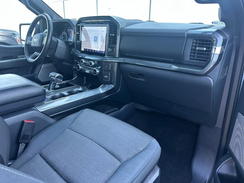 Ford F-150 Vehicle Full-screen Gallery Image 12