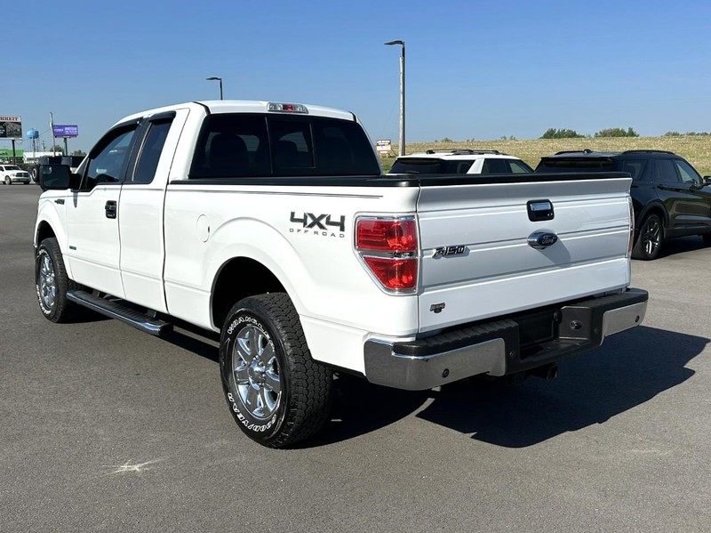 Ford F-150 Vehicle Full-screen Gallery Image 06