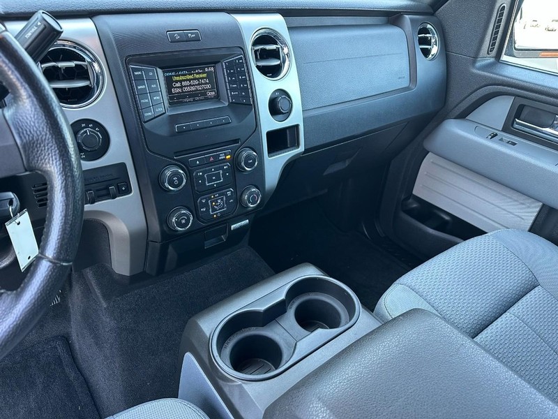 Ford F-150 Vehicle Full-screen Gallery Image 09