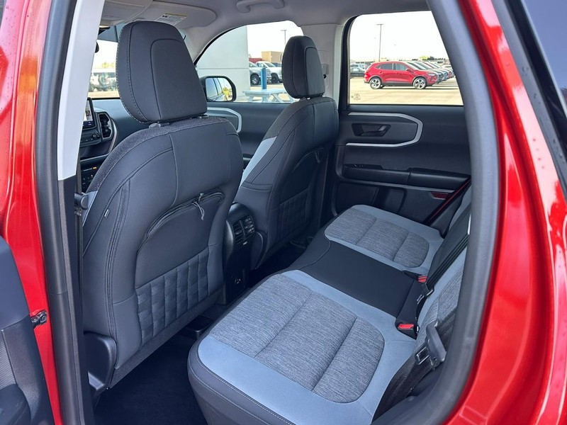 Ford Bronco Sport Vehicle Full-screen Gallery Image 12