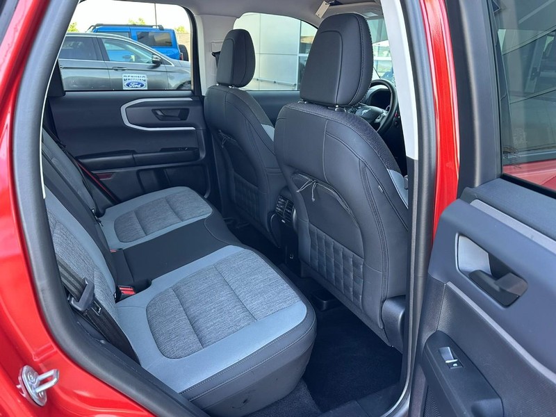 Ford Bronco Sport Vehicle Full-screen Gallery Image 13