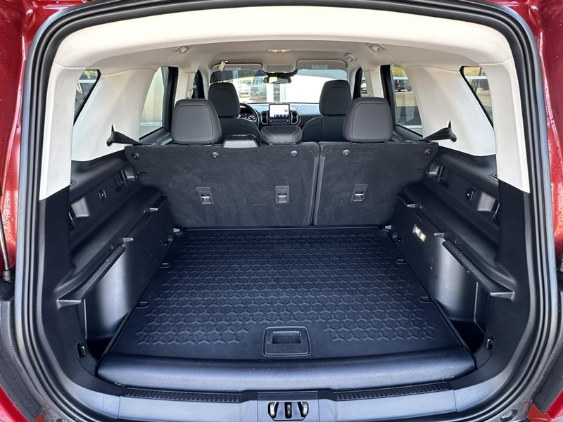 Ford Bronco Sport Vehicle Full-screen Gallery Image 16