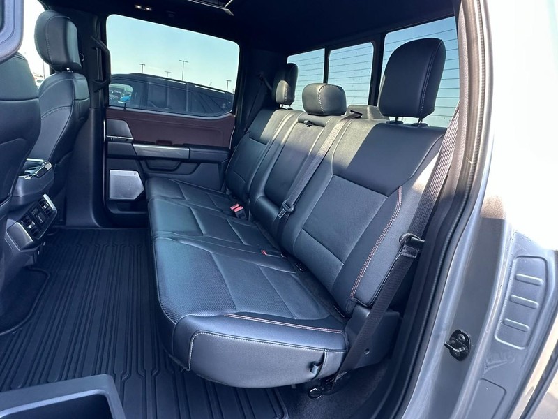 Ford F-150 Vehicle Full-screen Gallery Image 10