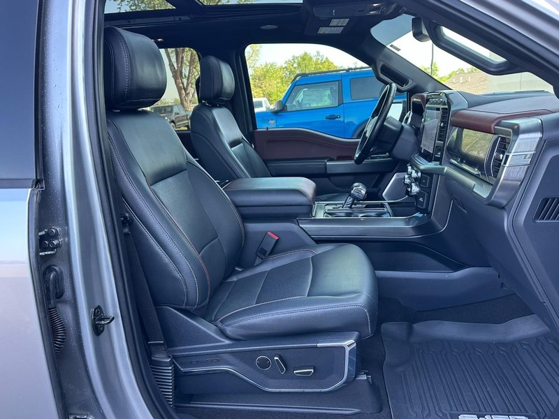 Ford F-150 Vehicle Full-screen Gallery Image 13