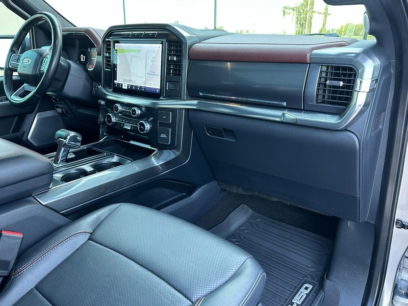 Ford F-150 Vehicle Full-screen Gallery Image 14