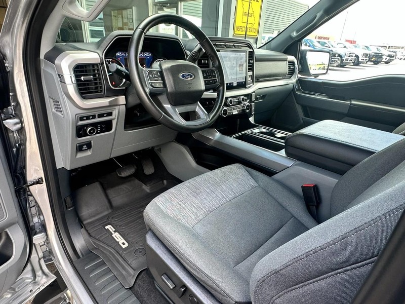 Ford F-150 Vehicle Full-screen Gallery Image 09