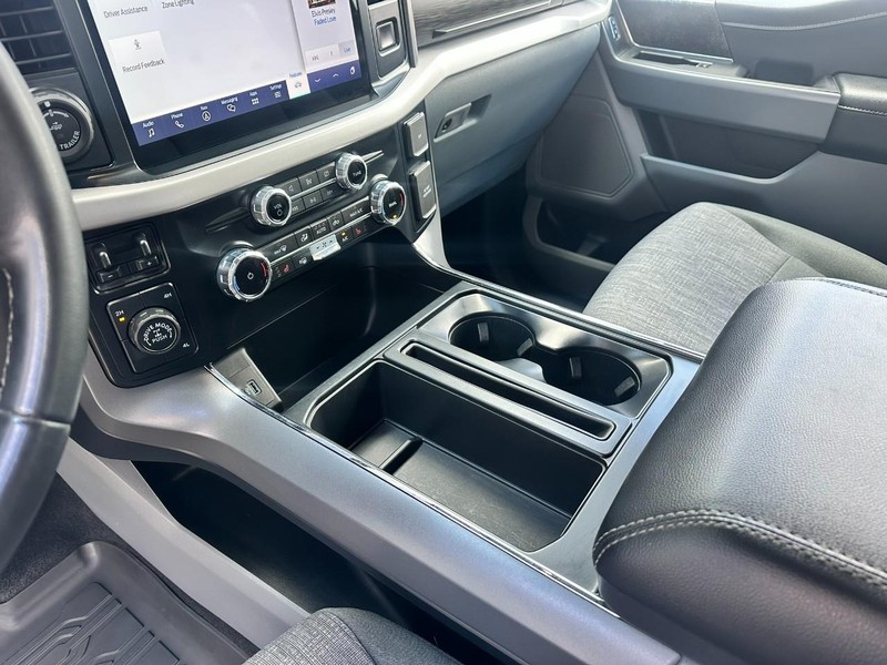 Ford F-150 Vehicle Full-screen Gallery Image 11