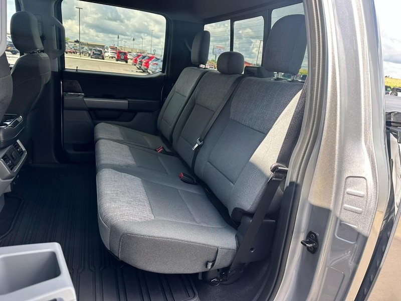 Ford F-150 Vehicle Full-screen Gallery Image 12