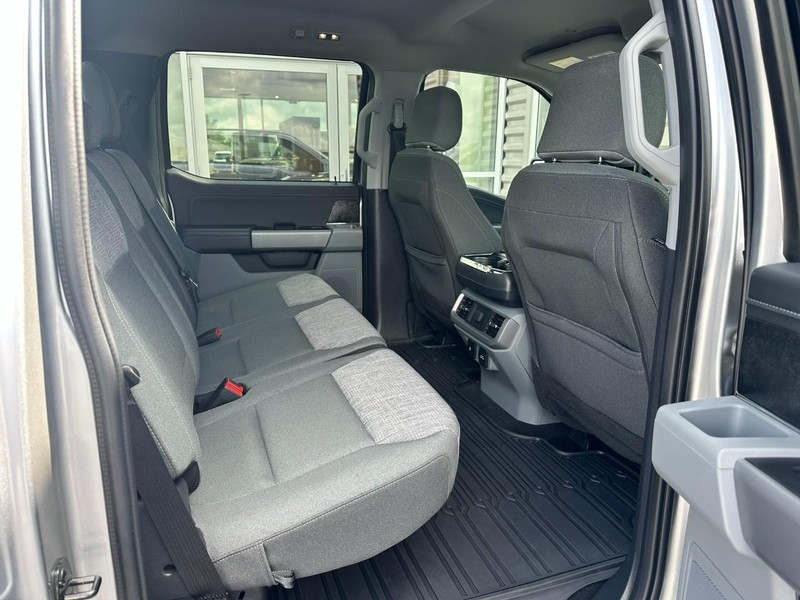 Ford F-150 Vehicle Full-screen Gallery Image 13