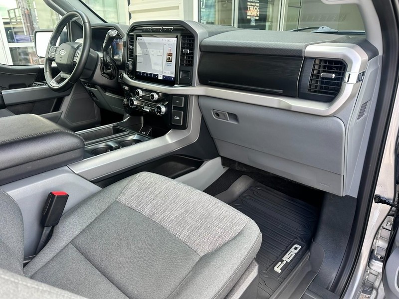 Ford F-150 Vehicle Full-screen Gallery Image 14