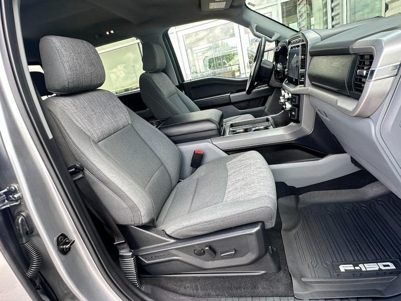 Ford F-150 Vehicle Full-screen Gallery Image 15