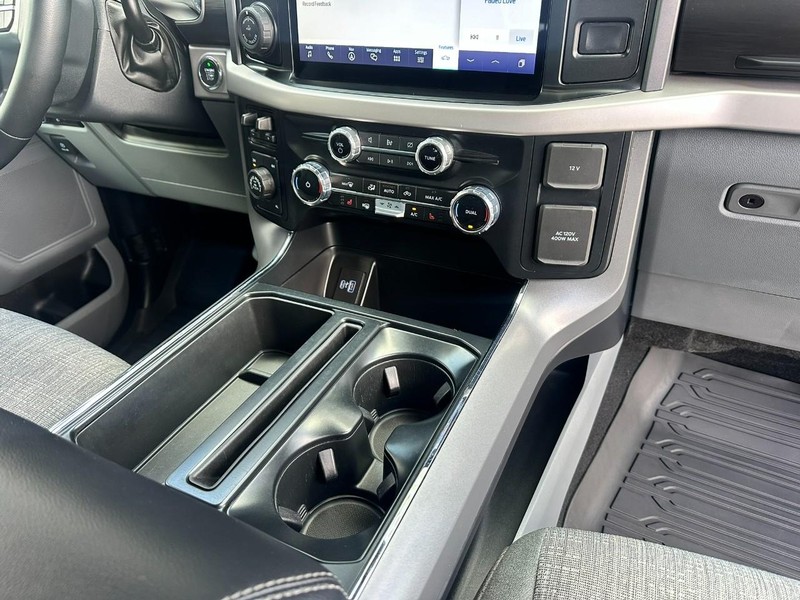 Ford F-150 Vehicle Full-screen Gallery Image 16