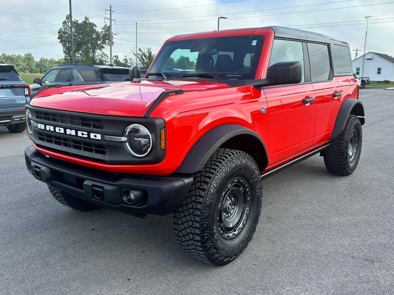 Ford Bronco Vehicle Full-screen Gallery Image 04