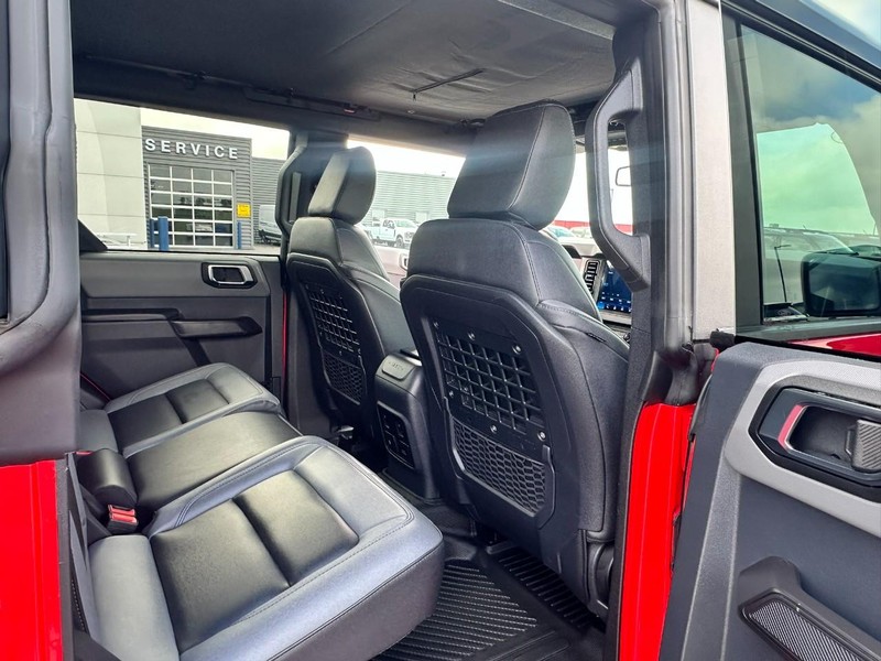 Ford Bronco Vehicle Full-screen Gallery Image 12