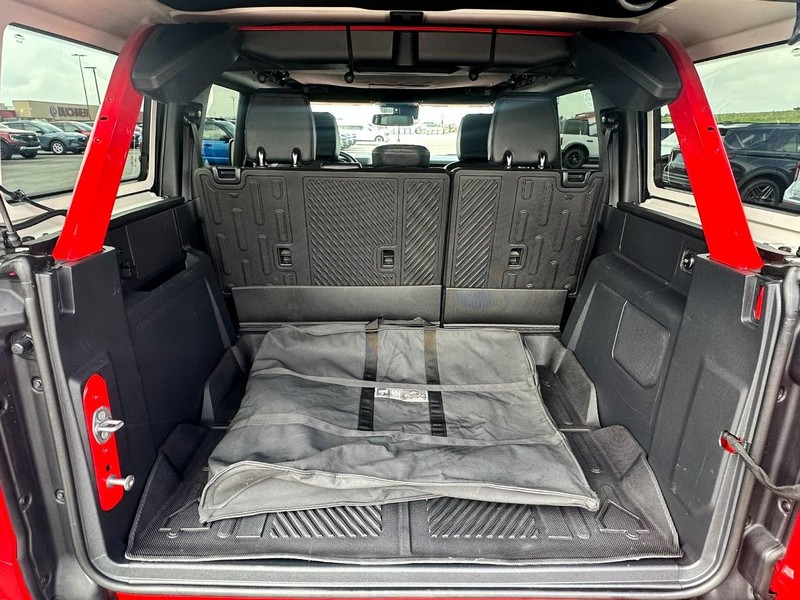 Ford Bronco Vehicle Full-screen Gallery Image 15