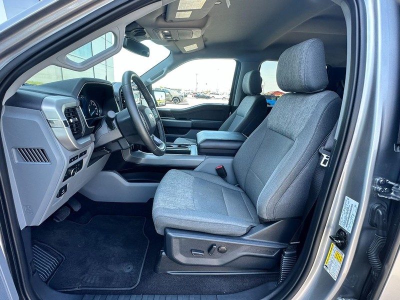 Ford F-150 Vehicle Full-screen Gallery Image 07