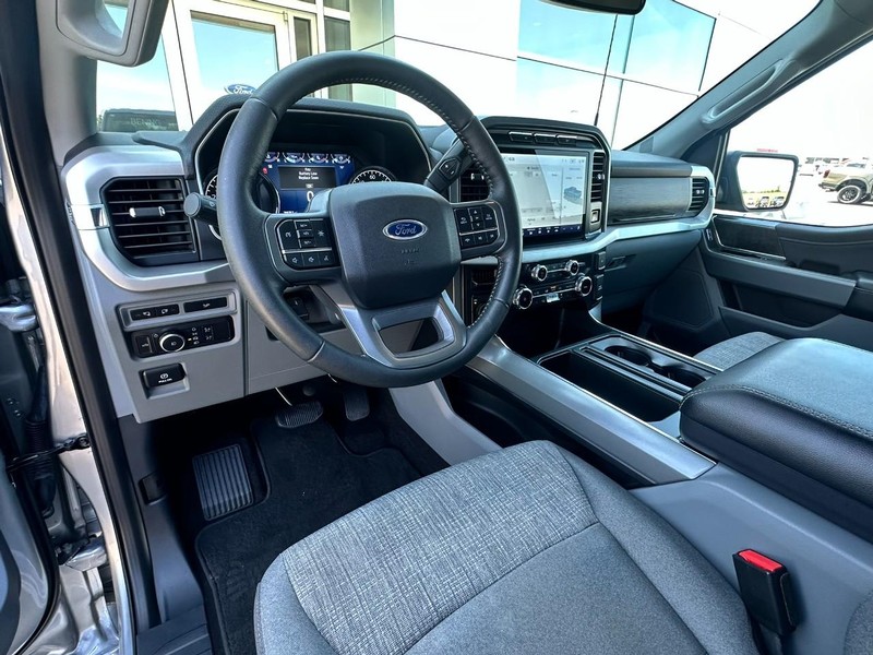 Ford F-150 Vehicle Full-screen Gallery Image 08