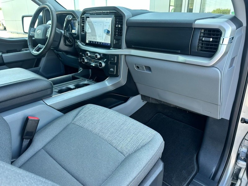 Ford F-150 Vehicle Full-screen Gallery Image 13