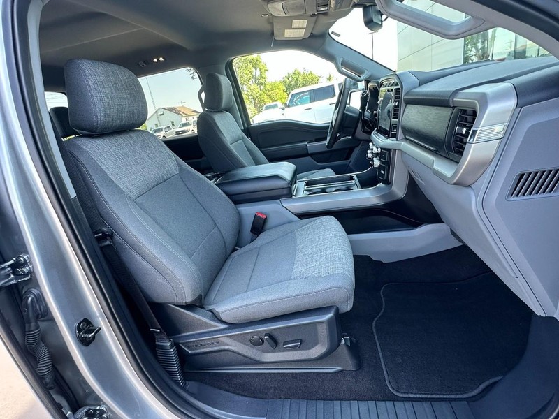 Ford F-150 Vehicle Full-screen Gallery Image 14