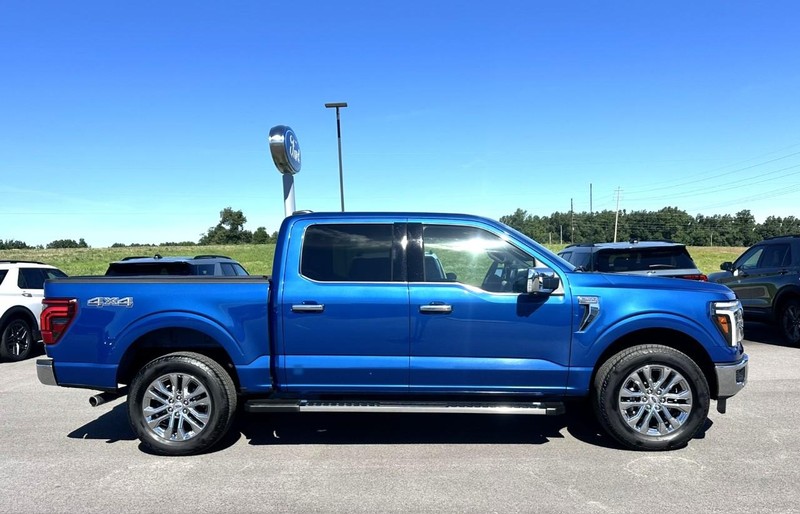 Ford F-150 Vehicle Full-screen Gallery Image 02