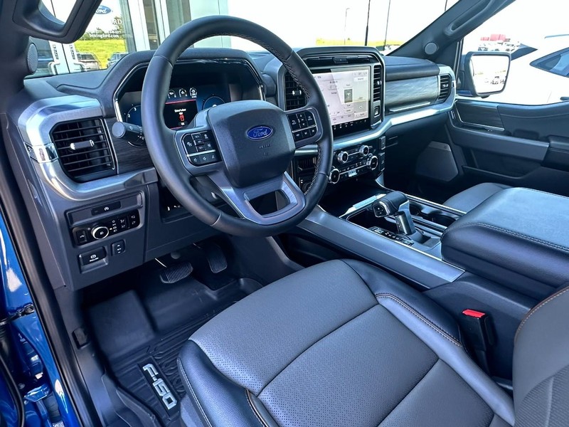 Ford F-150 Vehicle Full-screen Gallery Image 09