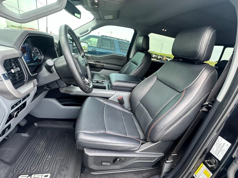 Ford F-150 Vehicle Full-screen Gallery Image 08