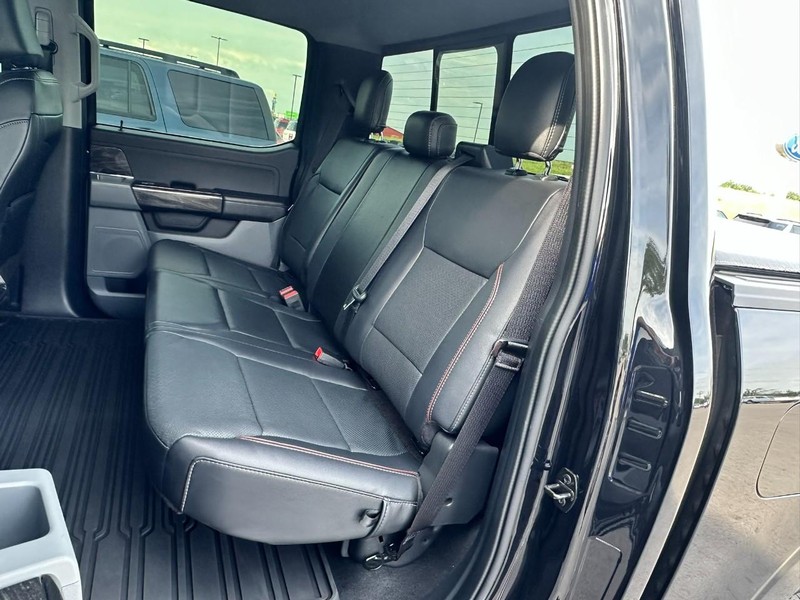 Ford F-150 Vehicle Full-screen Gallery Image 13
