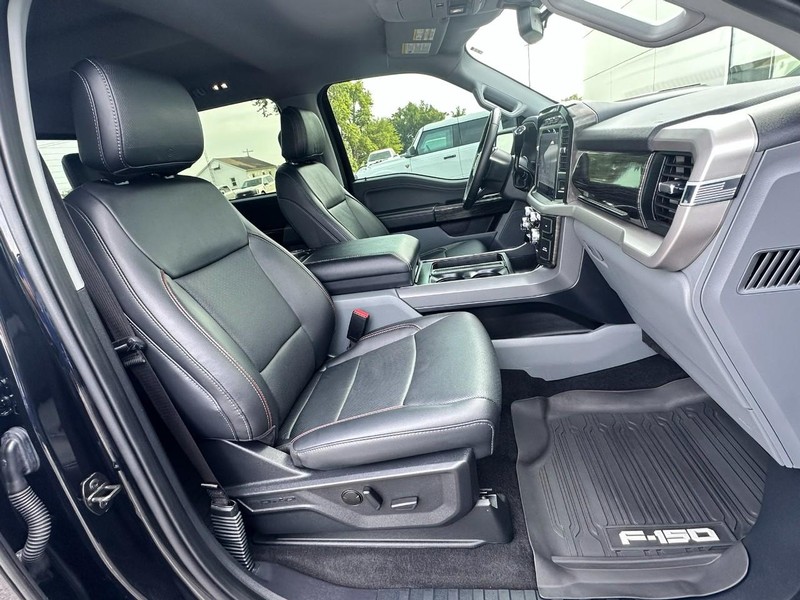 Ford F-150 Vehicle Full-screen Gallery Image 17