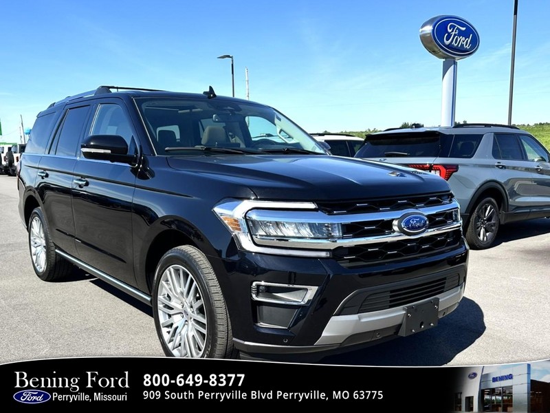 Ford Expedition Vehicle Full-screen Gallery Image 01