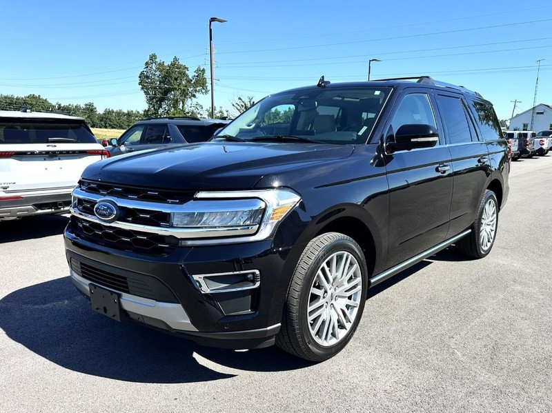 Ford Expedition Vehicle Full-screen Gallery Image 04