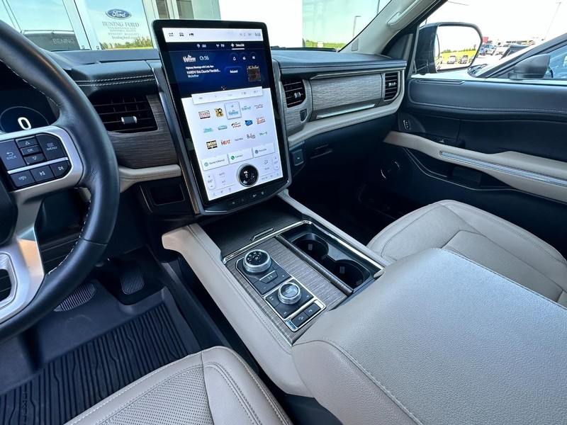 Ford Expedition Vehicle Full-screen Gallery Image 11
