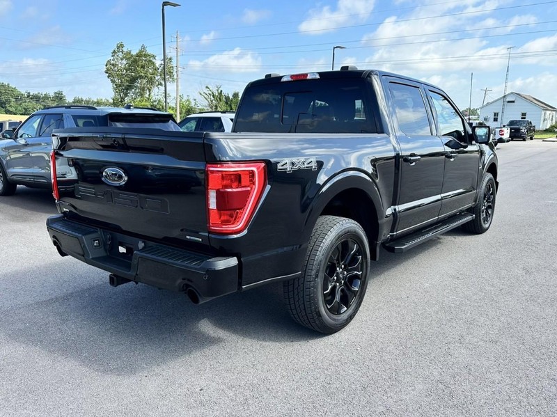 Ford F-150 Vehicle Full-screen Gallery Image 03