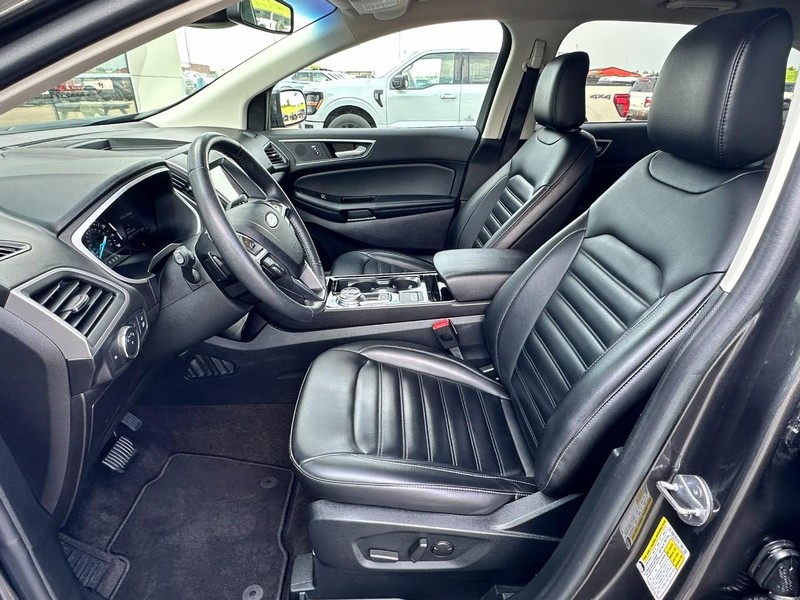 Ford Edge Vehicle Full-screen Gallery Image 08
