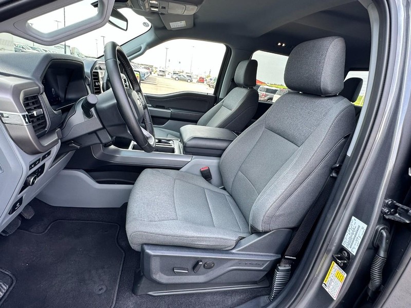 Ford F-150 Vehicle Full-screen Gallery Image 08