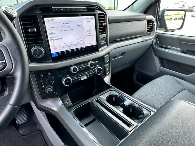 Ford F-150 Vehicle Full-screen Gallery Image 10