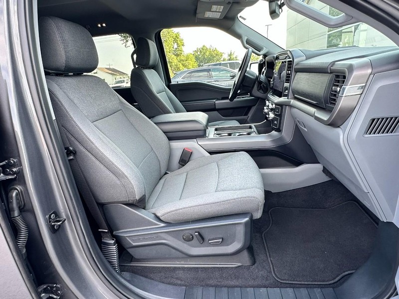 Ford F-150 Vehicle Full-screen Gallery Image 14