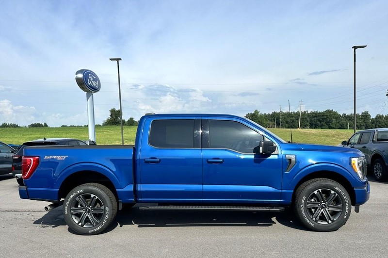 Ford F-150 Vehicle Full-screen Gallery Image 02