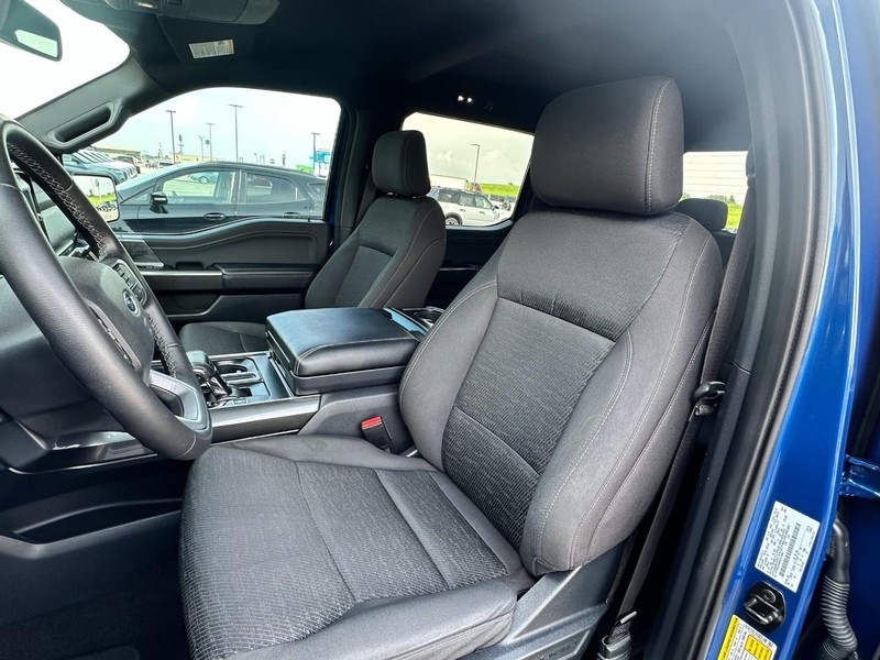 Ford F-150 Vehicle Full-screen Gallery Image 08