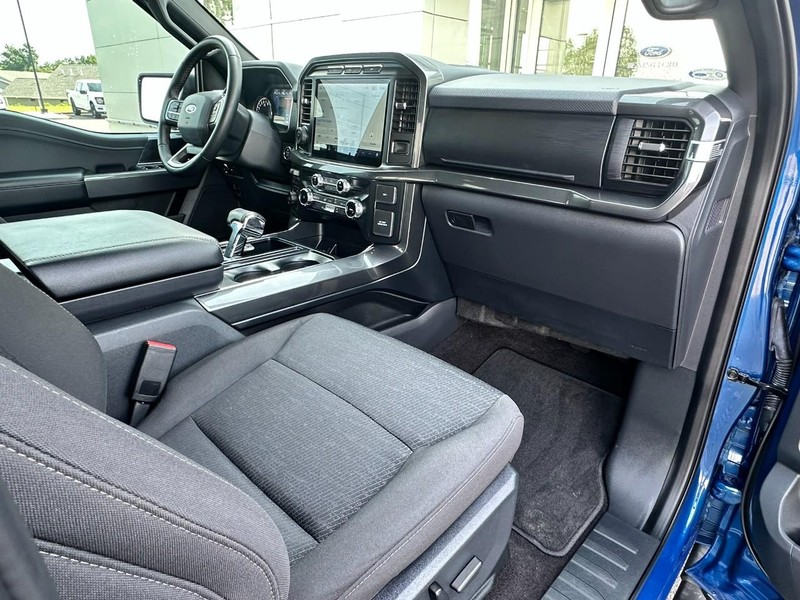 Ford F-150 Vehicle Full-screen Gallery Image 14