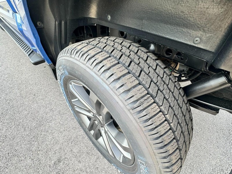 Ford F-150 Vehicle Full-screen Gallery Image 17