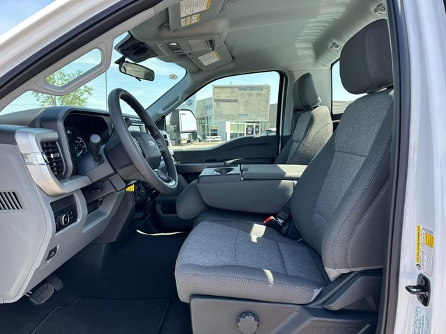 2025 Ford F-350 Super Duty XL - Photo 9