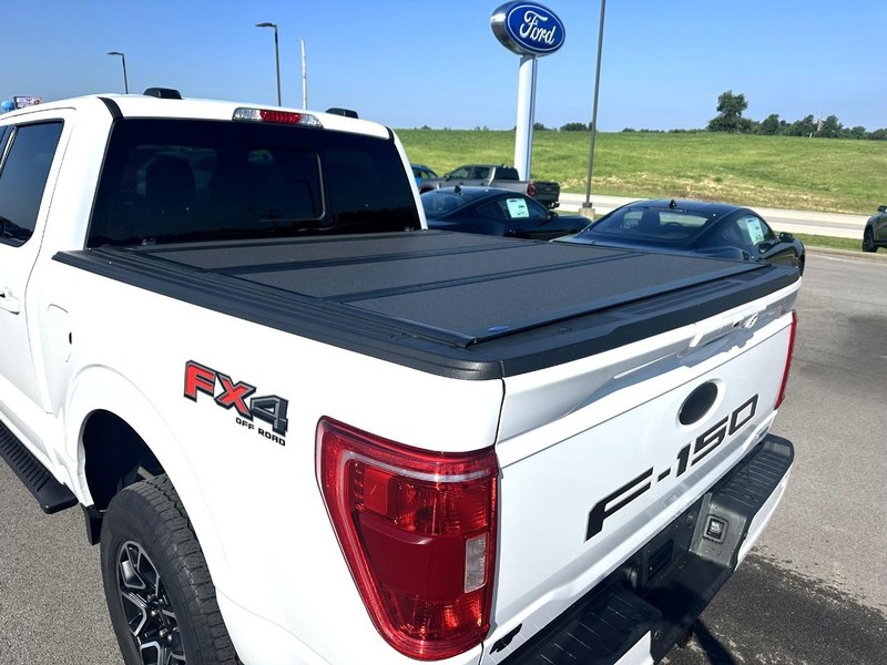Ford F-150 Vehicle Full-screen Gallery Image 07